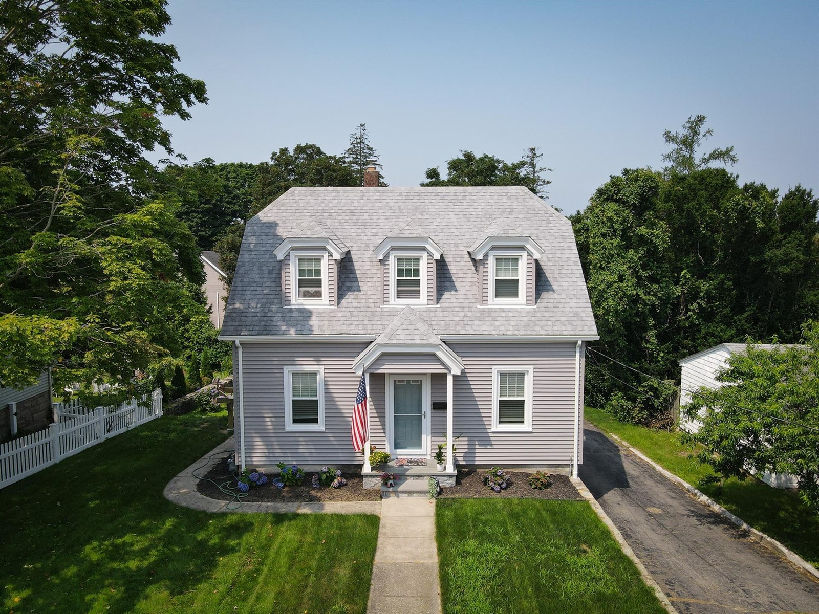 Mansard roof installation in Rhode Island