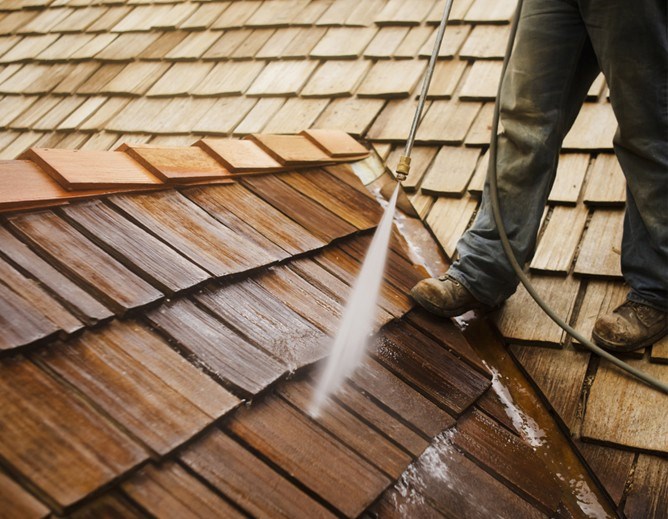 Extending cedar roof lifespan with roof rejuvenation in East Lyme, Connecticut