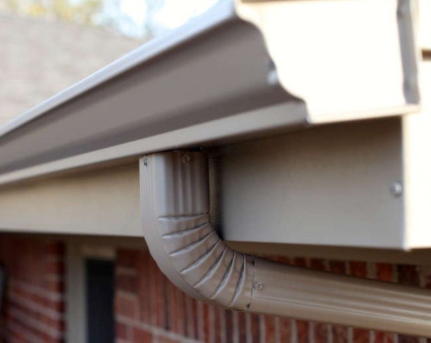 White seamless gutters